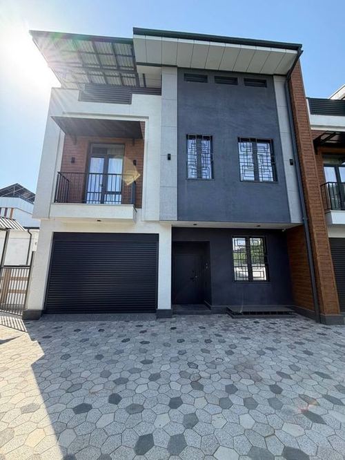 5-комнатный коттедж, 450 м²