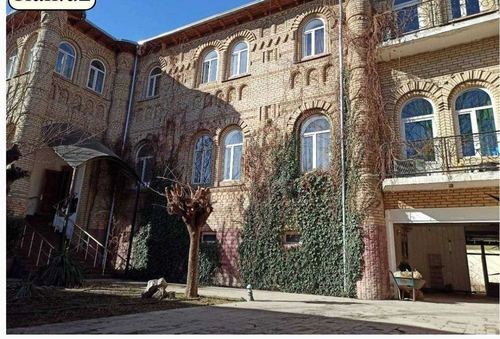 13-комнатный дом, 650 м²