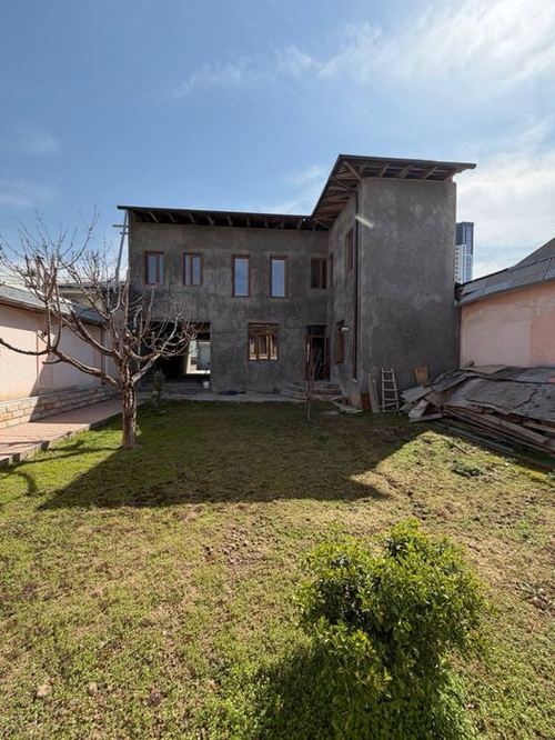 5-комнатный дом, 250 м²