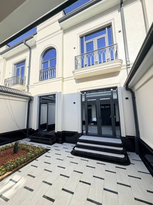 6-комнатный дом, 280 м²