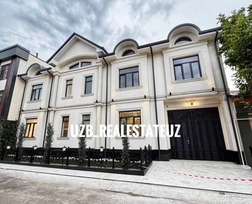 7-комнатный дом, 600 м²