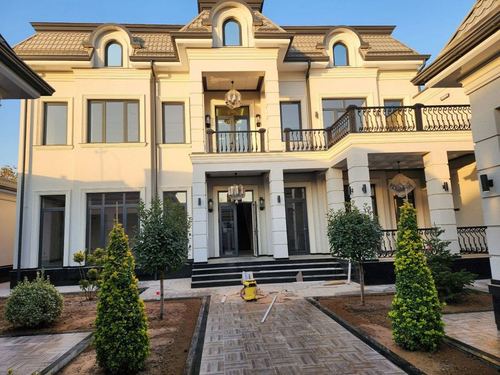 7-комнатный дом, 700 м²