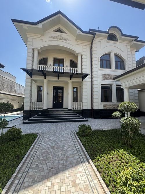 7-комнатный дом, 700 м²