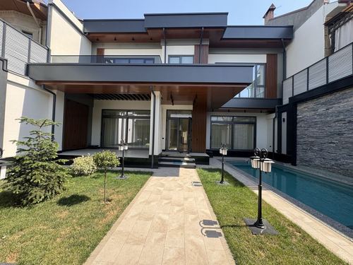 6-комнатный дом, 600 м²