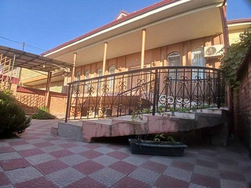 6-комнатный дом, 370 м²