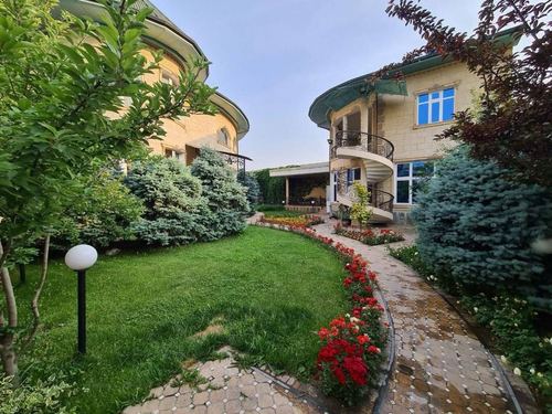 10-комнатный дом, 890 м²