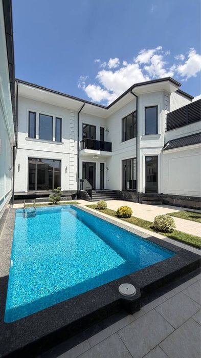 7-комнатный дом, 600 м²