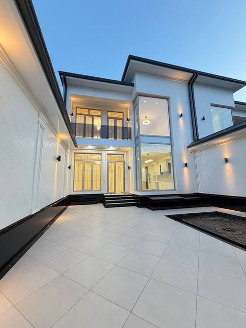 5-комнатный дом, 360 м²
