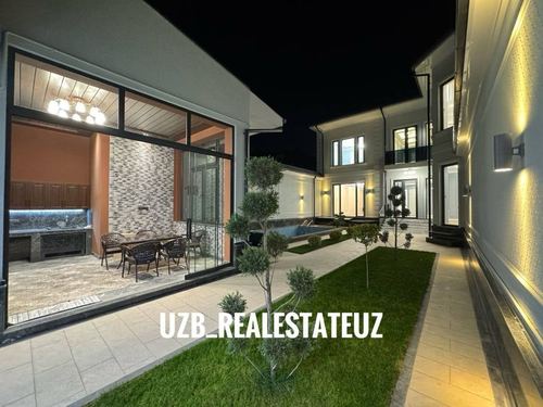 7-комнатный дом, 600 м²
