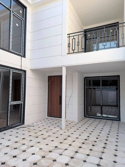 5-комнатный коттедж, 195 м²
