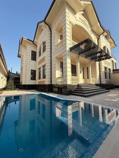 9-room house, 600 m²