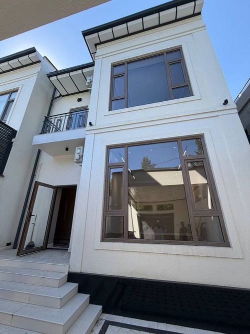 5-room house, 230 m²