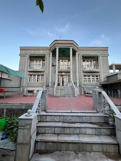 8-комнатный дом, 700 м²