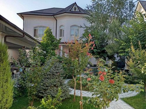 6-комнатный дом, 320 м²