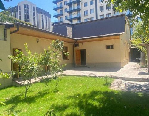 7-room house, 400 m²