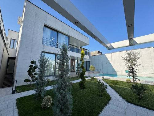 8-room house, 600 m²