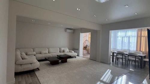 4-xonali kvartira, 131 m²