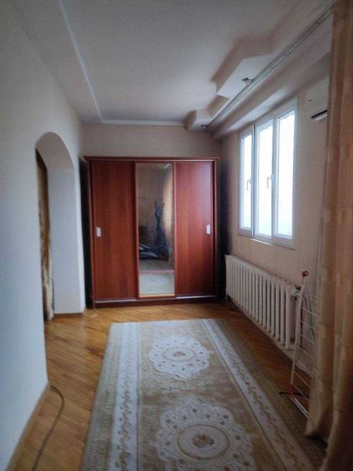 4-xonali kvartira, 140 m²
