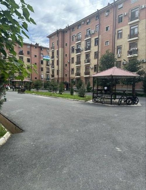 4-xonali kvartira, 102 m²