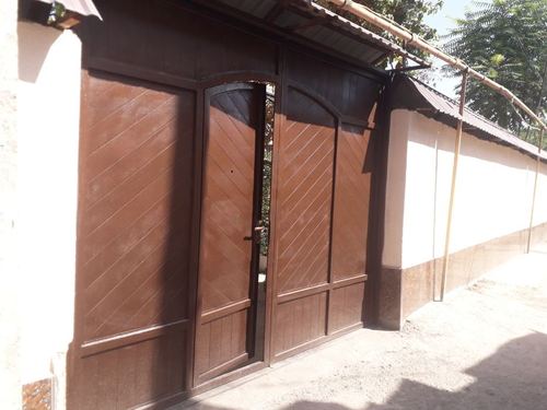 5-комнатный дом, 330 м²