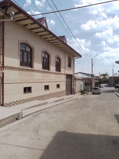 9-комнатный дом, 672 м²