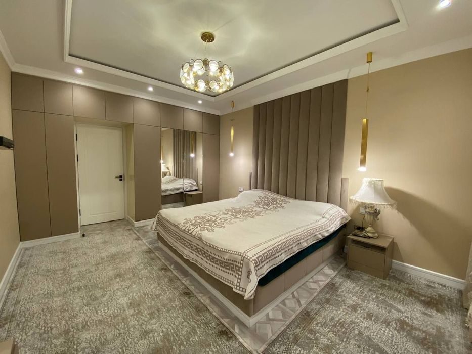 4-room apartment, 200 m², Tashkent, Almazar District, for sale