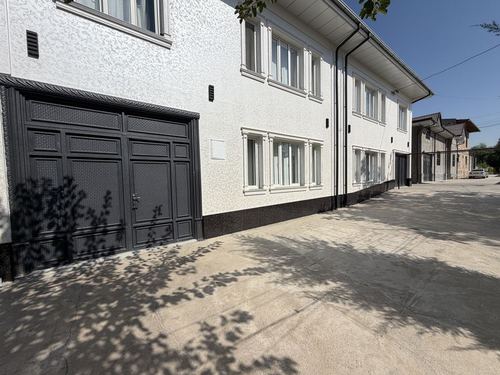 6-комнатный дом, 200 м²