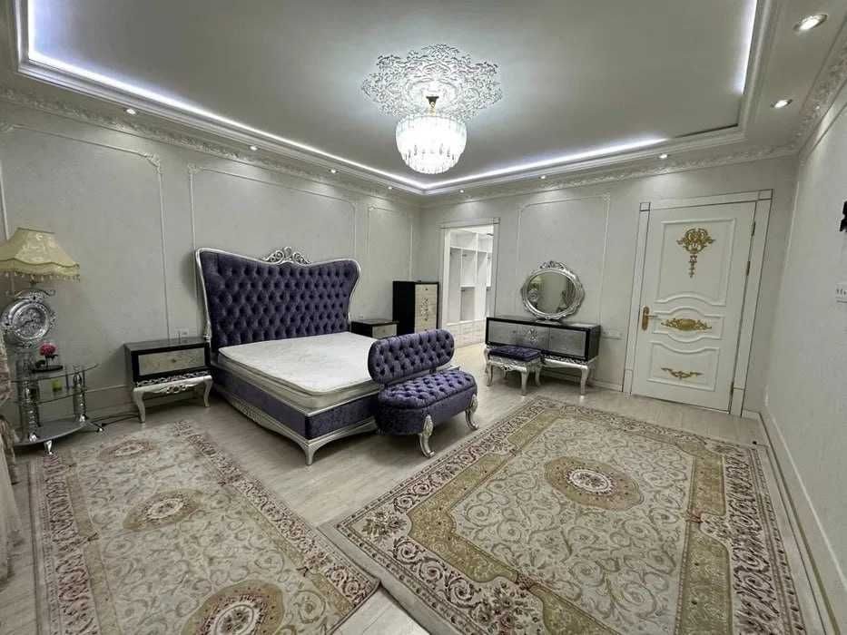 4-комнатная квартира, 215 м², Ташкент, Шайхантахурский район, на продажу