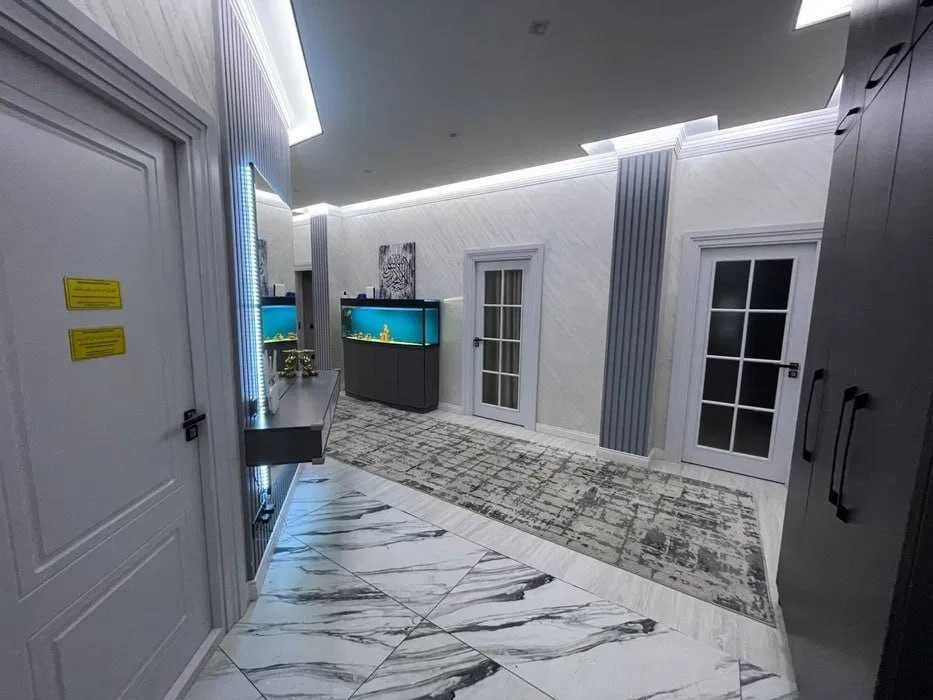 4-комнатная квартира, 130 м², Ташкент, Юнусабадский район, на продажу