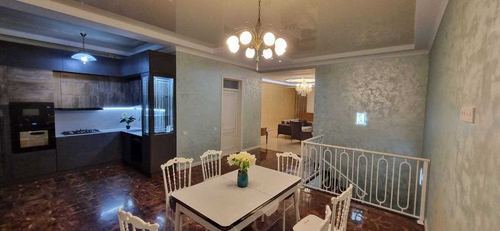 6-room apartment, 184 m²