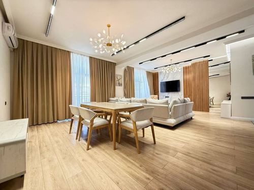 4-xonali kvartira, 140 m²