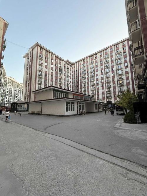 3-xonali kvartira, 70 m²