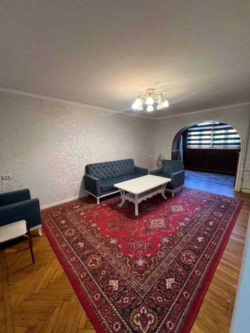 3-xonali kvartira, 70 m²