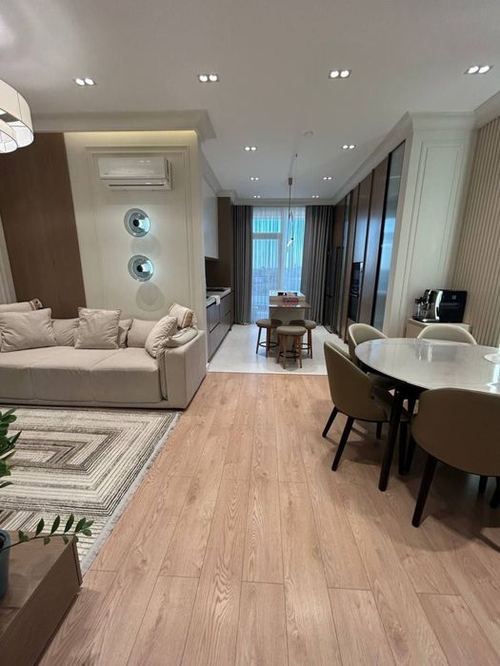 4-комнатная квартира, 130 м²