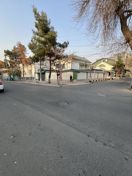 20-xonali uy, 1200 m²