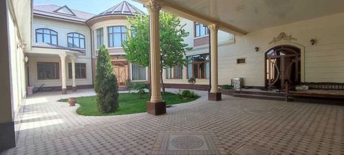 9-room house, 600 m²
