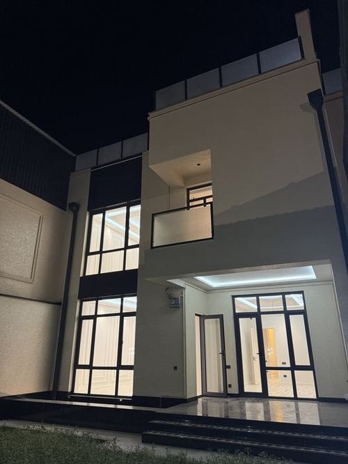 8-room house, 330 m²