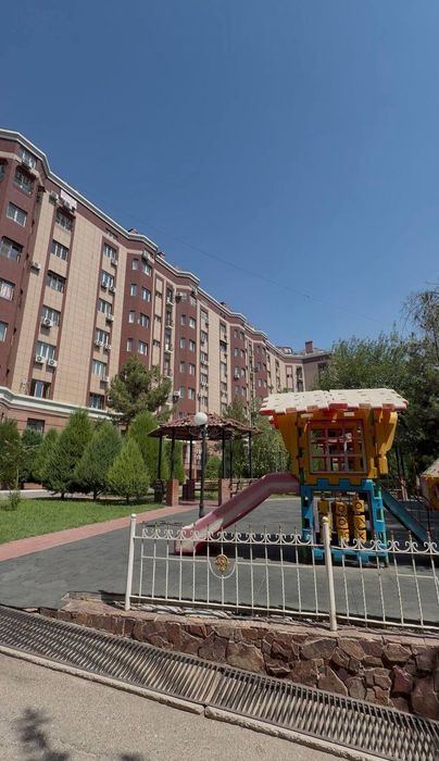 4-комнатная квартира, 190 м²