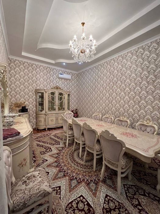 8-xonali uy, 340 m², Toshkent, Mirzo Ulug‘bek tumani, sotuvga