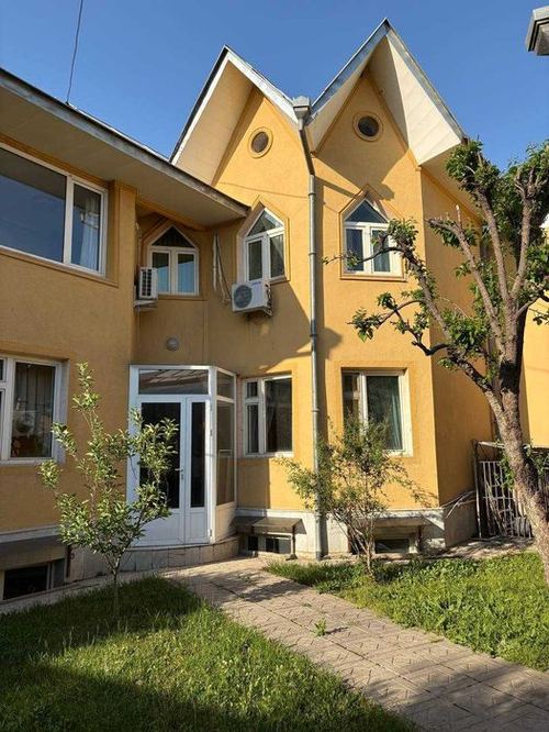 5-room house, 200 m²