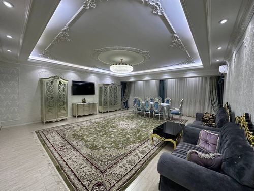4-комнатная квартира, 215 м²