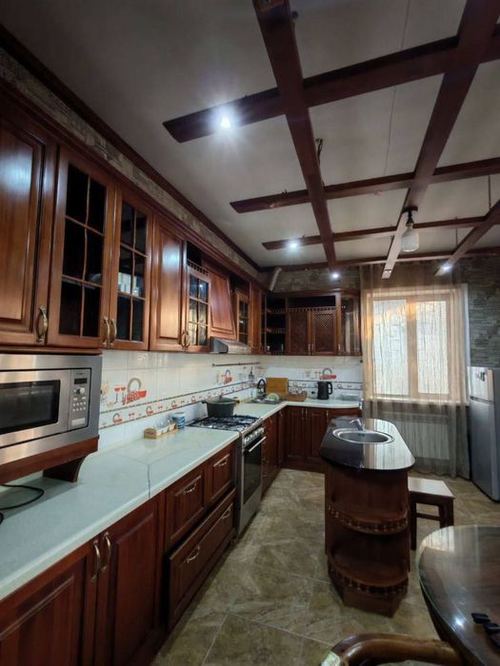 7-xonali uy, 350 m²
