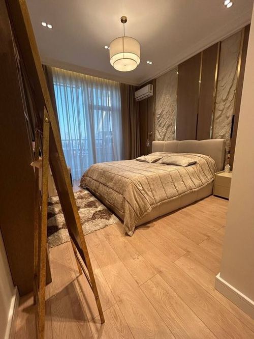 4-xonali kvartira, 130 m²