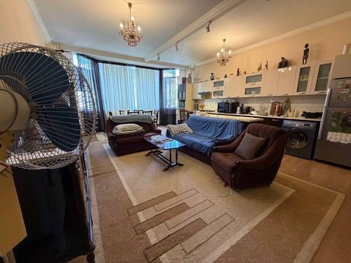 2-xonali kvartira, 82 m²