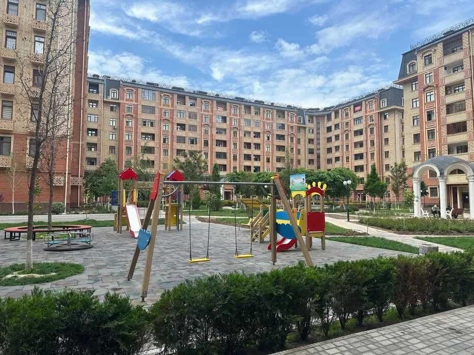 4-комнатная квартира, 180 м², Ташкент, Яккасарайский район, на продажу