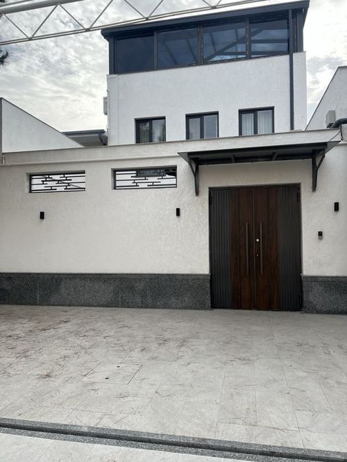 4-xonali uy, 250 m²