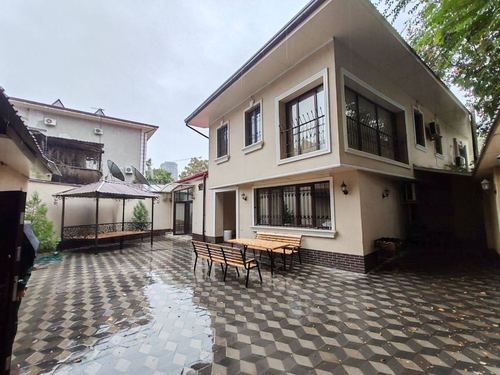 7-room house, 400 m²