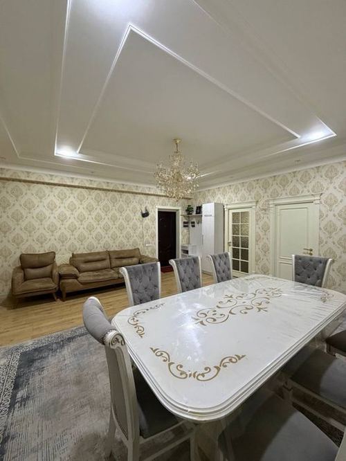 4-xonali kvartira, 137 m²