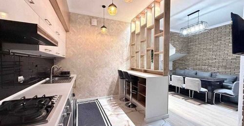 6-xonali kvartira, 140 m²