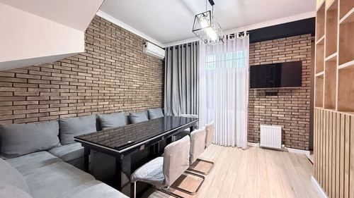 6-xonali kvartira, 140 m²